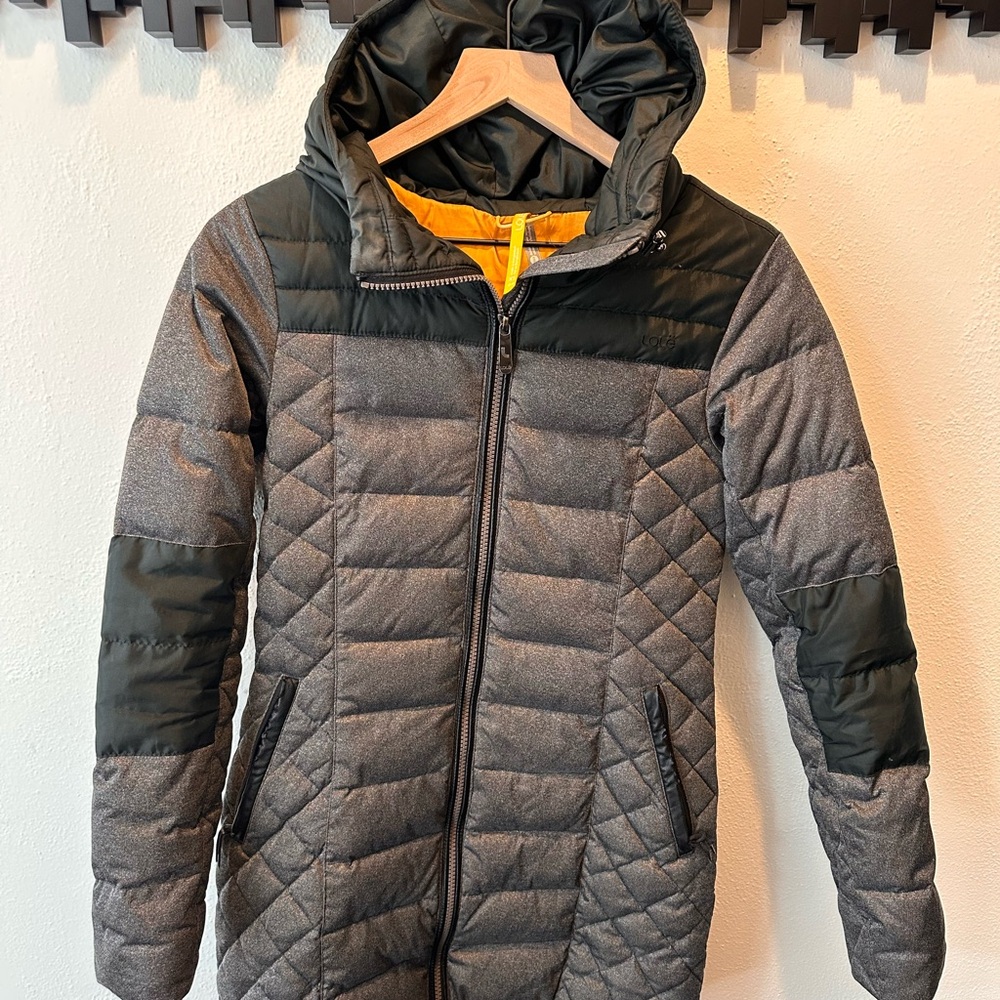 Lole Gray Quilted Puffer Jacket with Black Accents
